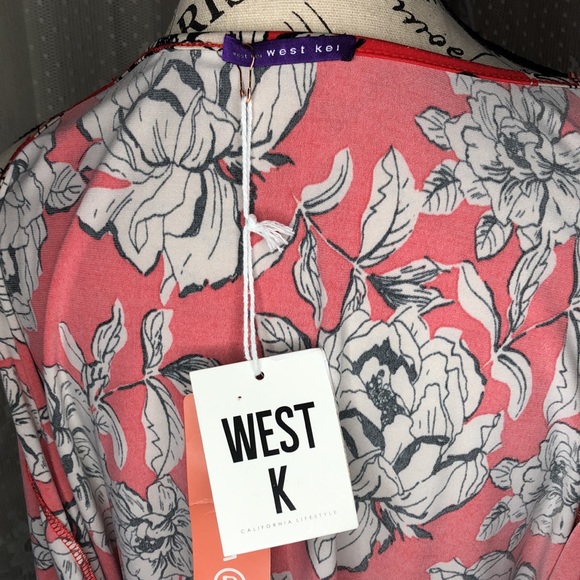 West Kei Red and Black White Floral Crossover Cami Tank Front Elastic Hem Medium - Picture 5 of 7